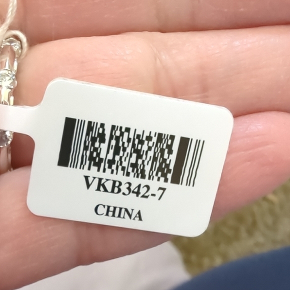 Vanna Silver Ring with Shimmering Stones - Picture 4 of 6